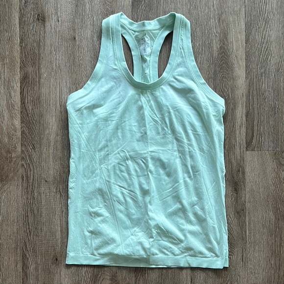 Athleta Tops - Athleta Momentum Seamless Tank Top
